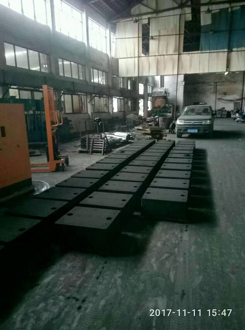 中鑄鑄造造型機(jī)壓實(shí)造型后的砂型圖片 中鑄鑄造造型機(jī)壓實(shí)造型后的砂型圖片